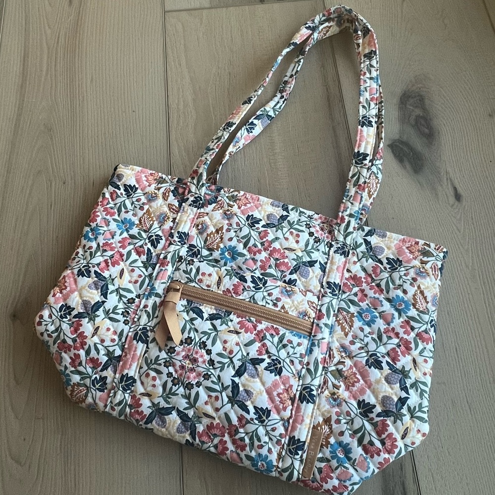 Vera Bradley small Vera tote